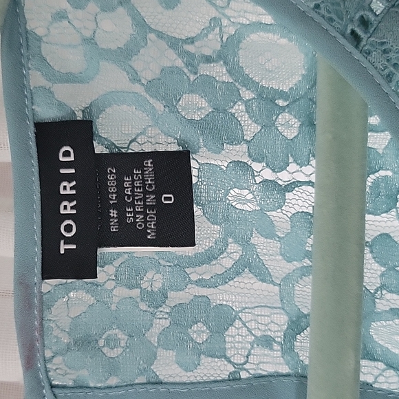 Torrid Tank - Picture 3 of 4